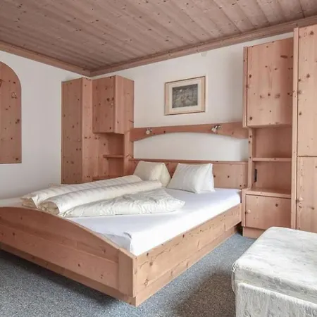 Haus Montania Апартаменты Гальтюр
